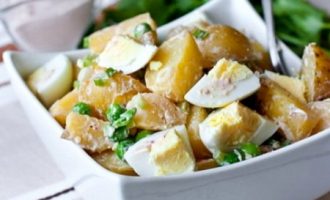 Салат из яиц и картофеля