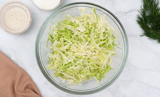 Весенний легкий салат из капусты